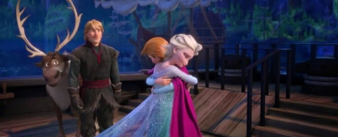 Frozen-Anna-and-Elsa-hugging